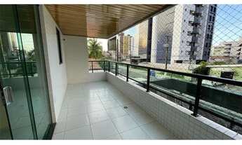 Imagem 2: Amplo Apartamento de 4 Quartos com Varanda e Vagas de Garagem, a 350m da Praia!