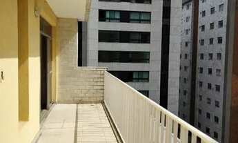 Imagem 3: Quartos Individuais no centro e funcionários