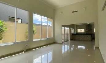 Imagem 2: Casa de condomínio térrea para aluguel com 205 metros quadrados com 3 quartos