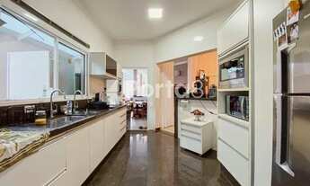 Imagem 6: Casa confortável disponível para venda e locação no Condomínio La Montagne