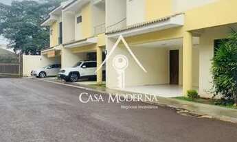 Imagem 2: Excelente sobrado em condomínio no Canadá, cozinha montada, área de lazer