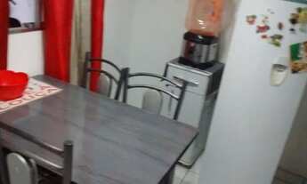 Imagem 2: Apartamento para aluguel. Mobiliado. Casa do fundo com outra casa na frente