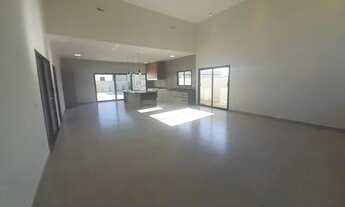 Imagem 4: Casa de condomínio térrea para aluguel tem 265 metros quadrados com 3 quartos