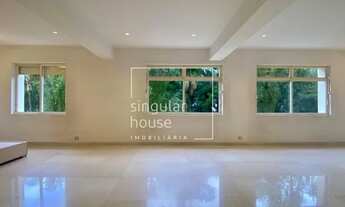 Imagem: 250 m² 4 suítes