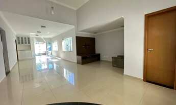 Imagem 3: Casa de condomínio térrea para aluguel possui 200 metros quadrados com 3 quartos