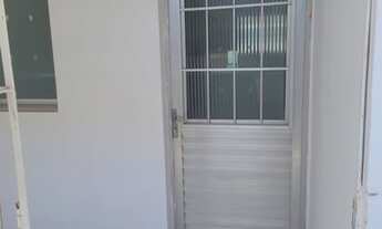 Imagem 4: Galeria com 04 lojas e 02 apartamentos em Pau Amarelo