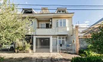 Imagem: Casa de três dormitórios, suíte e duas