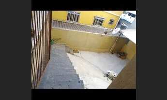 Imagem 6: Kitnet com área de serviço e um quarto toda murada