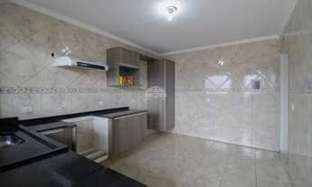 Imagem 4: Sobrado 5 quartos na CIC; 3 Banheiros; Comércio com 3 Banheiros; Amplo estácionamento