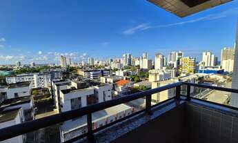 Imagem 2: Apartamento semimobiliado com planejados de 2 qts sendo 1 suíte na melhor localização de C