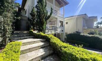 Imagem: Casa com 4 dormitórios, sendo 2 suítes