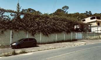 Imagem: Casa com 4 quartos, sendo 2 suítes, piscina