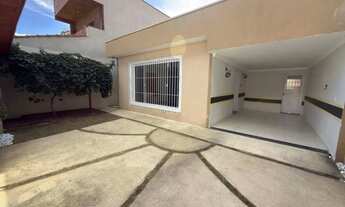 Imagem 7: Imóvel para aluguel possui 225 metros quadrados com 5 quartos