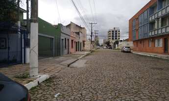 Imagem 2: Casa para venda possui 180 metros quadrados com 3 quartos em Centro - Pelotas - RS