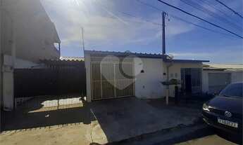 Imagem: Lote com 3 casas prontas para locação