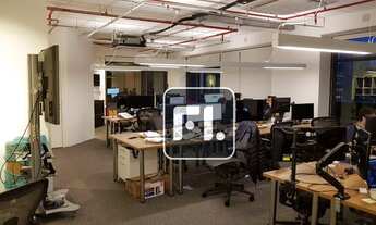 Imagem: 122 m² Prontos para uso, prédio corporativo