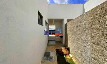 Imagem 5: Acabamento lindo e com porão, bem localizada em São Joaquim de Bicas!