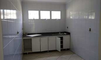 Imagem 8: Galpão com 2.200 metros no Civit II com dois pórticos 10 e 30 tonetadas