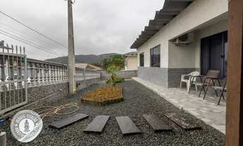 Imagem 3: Casa com excelente terreno plano e ótima localização a poucos minutos do Centro!