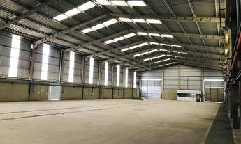 Imagem 4: Galpão com 2.200 metros no Civit II com dois pórticos 10 e 30 tonetadas