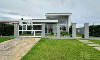 Imagem 2: Casa e Sobrado de 4 dormitórios à Venda - Xangri-lá