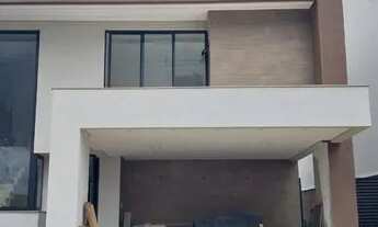 Imagem 2: Sobrado em condomínio, Jardins Capri com 3 suítes plenas, 4 vagas de garagem à venda, Sena