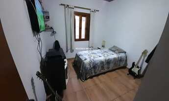 Imagem 2: Casa térrea à venda na Vila São Pedro, em Santo André/SP. Com 271 m², 3 dormitórios, sala