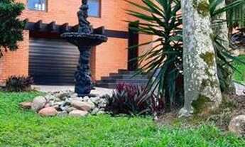 Imagem 7: Sobrado para venda possui 250 metros quadrados com 4 quartos em Centro - Garopaba - SC