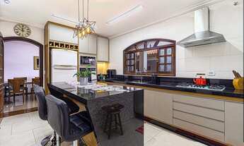 Imagem 1: Sobrado para venda com 230 metros quadrados com 3 quartos