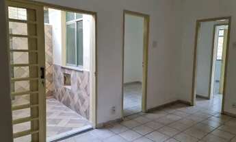 Imagem 3: Alugo ótima casa com 2 quartos, 2 banheiros, em Del Castilho