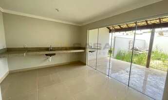 Imagem 1: Casa para venda com 180 metros quadrados com 3 quartos