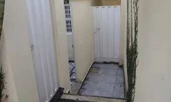 Imagem 5: Casa em Santa Maria Contagem, 2 quartos. Vários comércios, onibos na porta