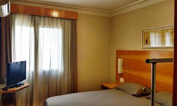 Imagem 3: More com conforto em Moema. Flat com cozinha e área de serviço