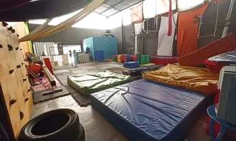 Imagem 2: Galpão no Jardim Satelite com 250m2 e pé direito de 6 metros