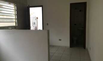 Imagem 2: Casa 1 quarto, sala cozinha 1 banheiro