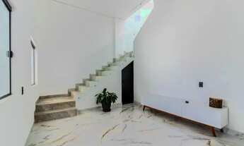 Imagem 2: Casa de condomínio sobrado para aluguel tem 465 metros quadrados com 5 quartos