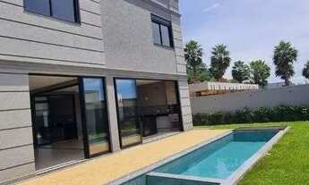 Imagem 2: Sobrado Magnifico em Residencial Fechado para venda com 04 suítes