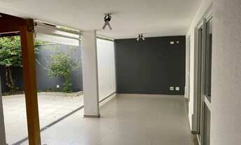 Imagem 6: Casa de condomínio para venda possui 180 metros quadrados com 3 quartos