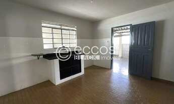 Imagem 4: Casa para aluguel, 3 quartos, 5 vagas, Maria Eugênia - ARAGUARI/MG