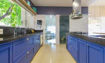 Imagem 2: Casa de condomínio para venda tem 217 metros quadrados com 4 quartos