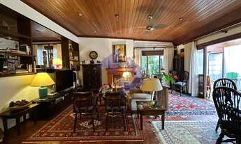 Imagem 6: Oportunidade ÚnicaCasa Exclusiva de Frente para Lago Negro