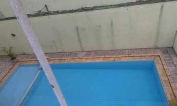 Imagem 4: Casa de 420 m² com Piscina e Churrasqueira