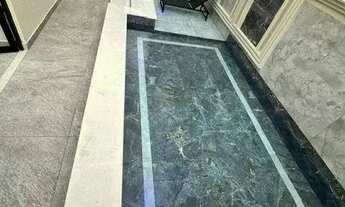 Imagem 2: Próximo ao píer na Meia Praia - Itapema - SC