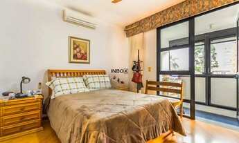 Imagem 6: Cobertura Triplex Mobiliada em Petrópolis - 207m², 3 Quartos e Vista Ampla