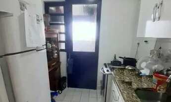 Imagem 6: Apartamento em Porto Alegre, no bairro Glória, com 2 dormitório(s), e 2 banheiro