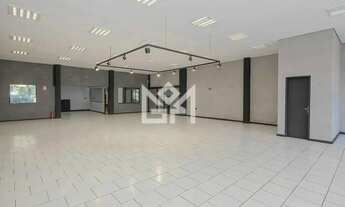 Imagem 2: Ponto comercial / loja à venda na Av. Ipiranga, bairro Santana, em Porto Alegre