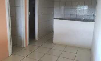 Imagem 5: Casa 2/4, sala, cozinha e banheiro