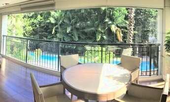 Imagem 2: Vendo apartamento alto padrão, com três suítes e cinco vagas de garagem, localização priv