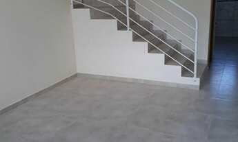 Imagem 3: Sobrado Geminado para Venda no Bairro Iririú em Joinville-SC