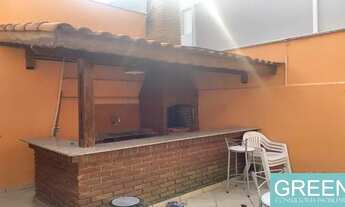 Imagem 3: Sobrado com 185m² de área total e 165m² de área construída. 3 quartos sendo 1 suíte. Churr